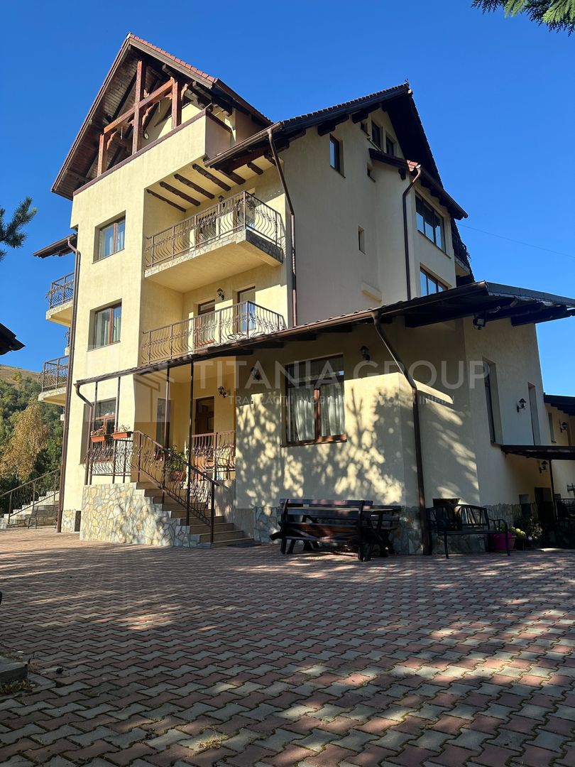 PENSIUNE DE VÂNZARE, TEREN 2.000 MP, 17 CAMERE, MOIECIU DE JOS - Poză 17