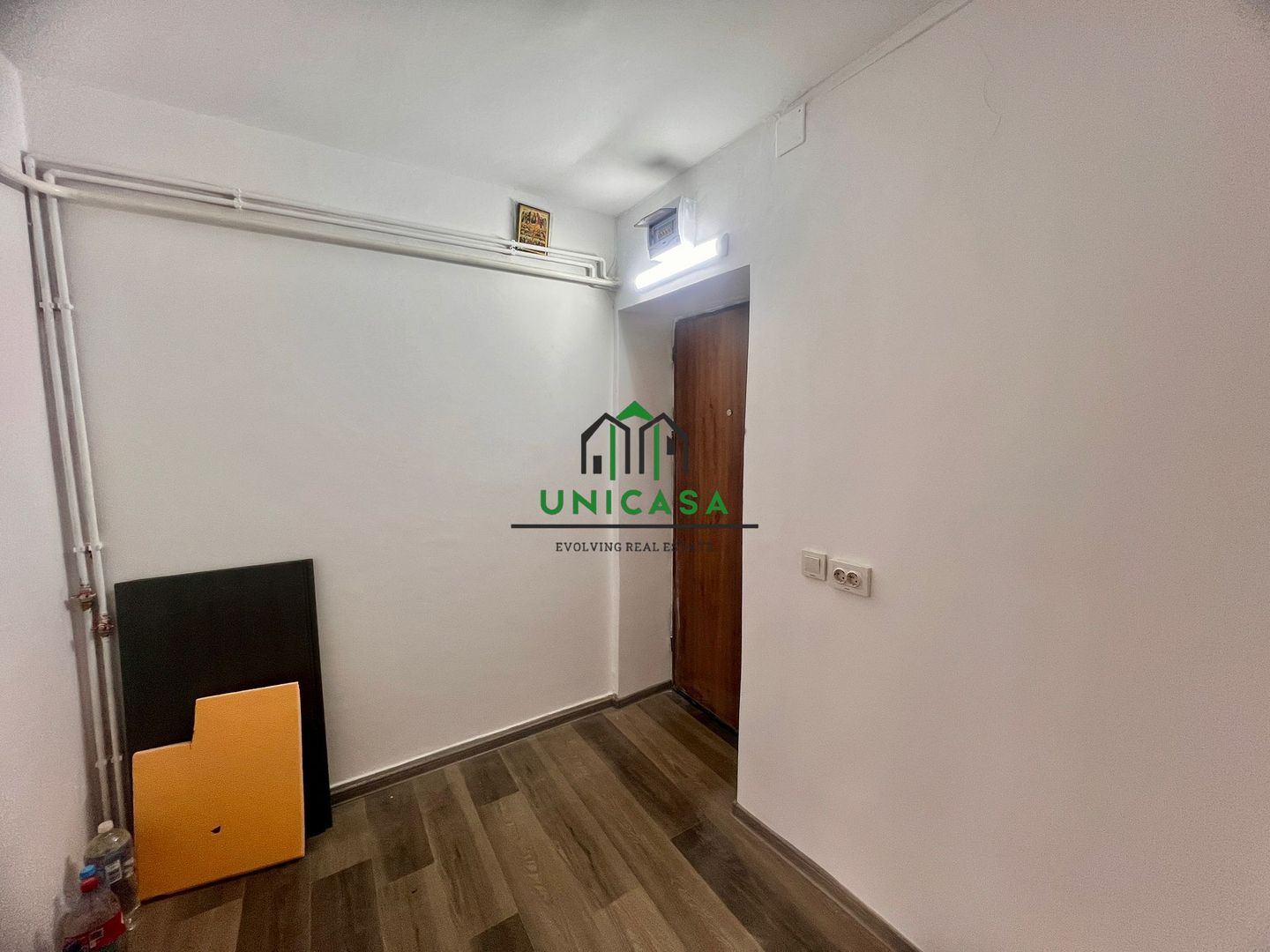 Apartament 2 camere /Etaj 1 / Zona 1 Mai - Poză 3