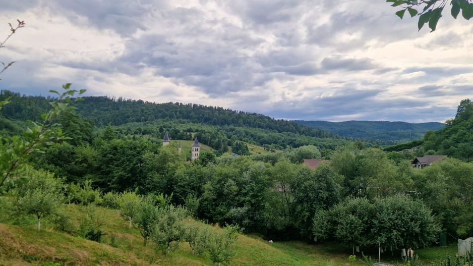 Casa si teren potential turistic Slatioara-Suceava - Poză 11