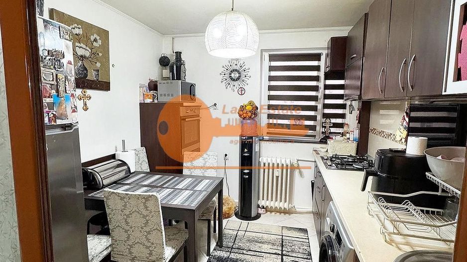 3 camere Baba Novac ( renovat recent ) - Poză 4