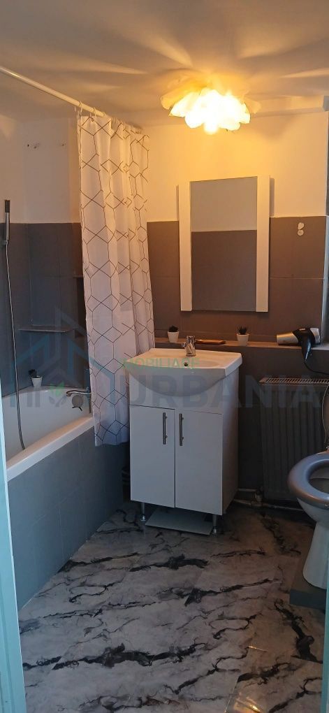 Cameră dublă cu intrare privată și parcare gratuită în Valea Lupului - Poză 5