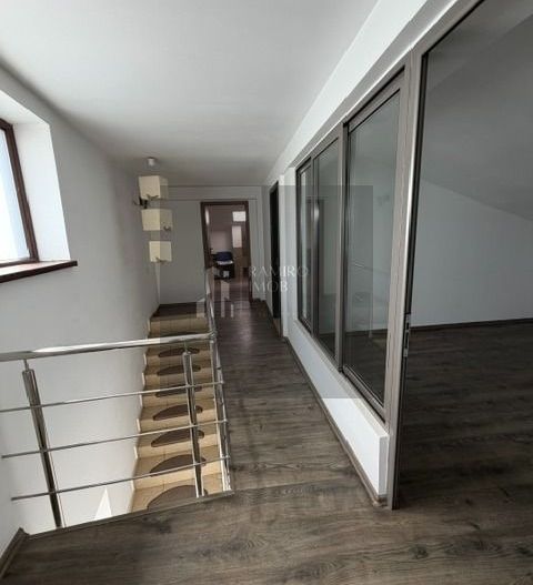Spatiu Comercial / Birouri Metrou Aparatorii Patriei - Poză 10