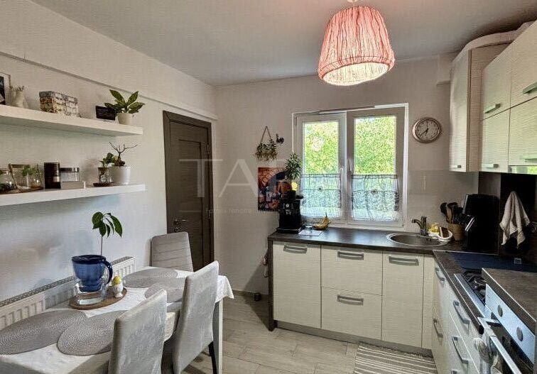 Vanzare apartament cu 3 camere in Gheorgheni zona hotel Royal - Poză 2