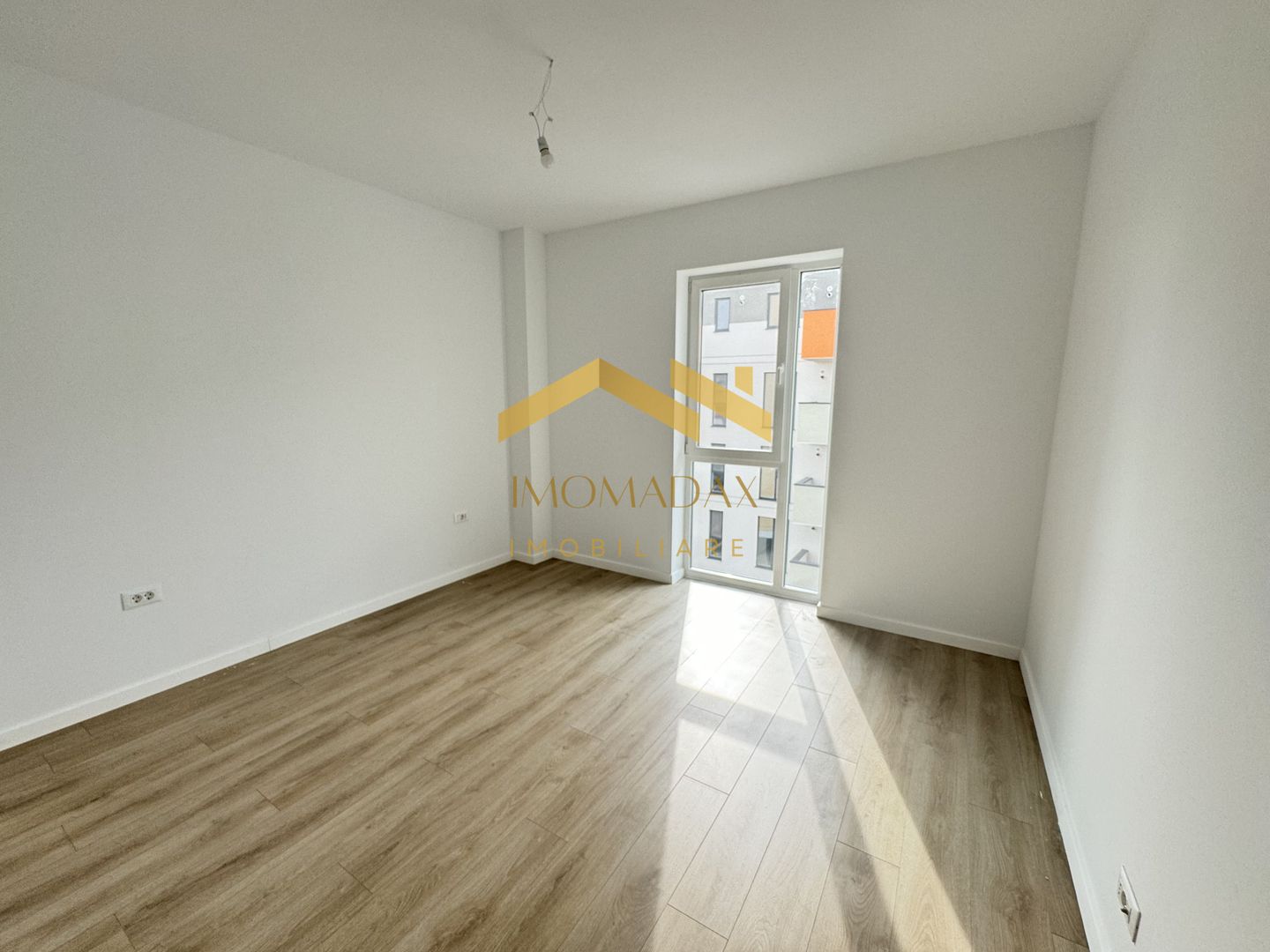 Aradului-3 Camere-Etaj 1 - Poză 12