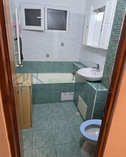 Ofer spre închiriere - Poză 1