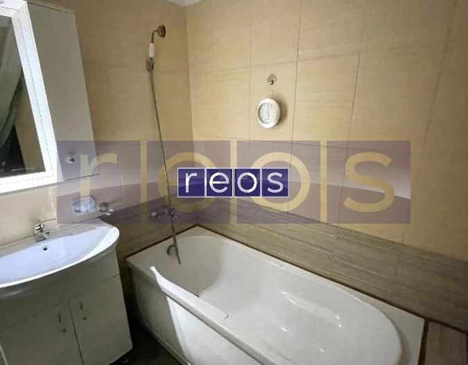 DE VANZARE GARSONIERA 36 MP PRELUNGIREA GHENCEA -VALEA OLTULUI PARCARE - Poză 4