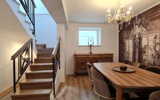 Vila spațioasă și elegantă de vânzare la intrarea în cartierul Turnișo - Poză 26