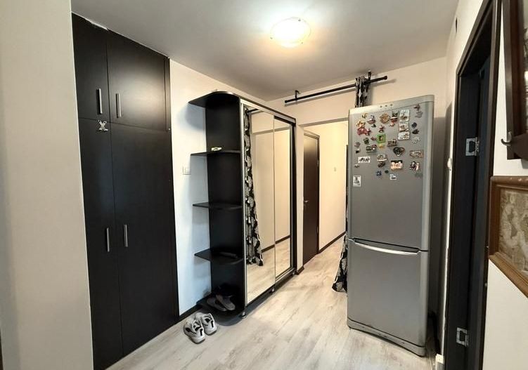Apartamente cu 3 camere de închiriat , Militari-Uverturii - Poză 2
