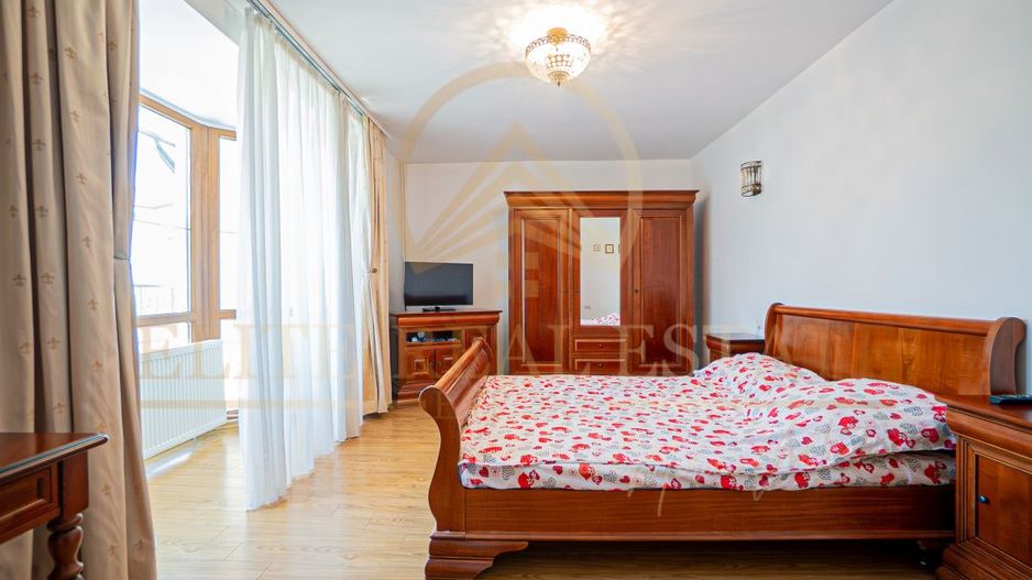 Ovidiu Sud - Zona premium - Vila impozanta, curte mare, garaj, terasa! - Poză 13