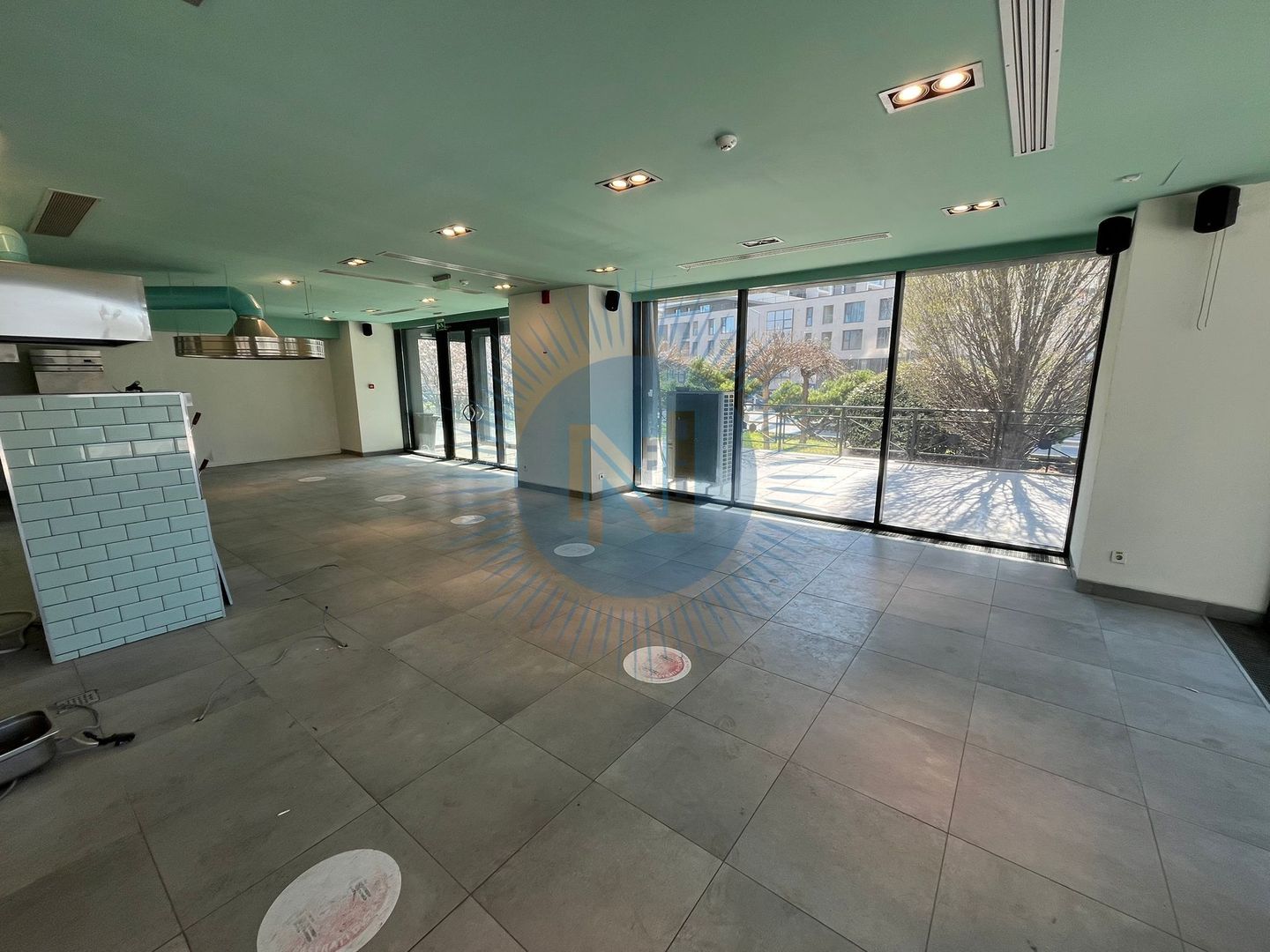 Spațiu comercial de închiriat în Barbu Vacarescu, Bucuresti - Poză 2