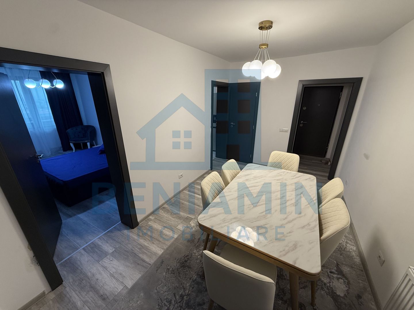 4 camere - 93mp - mobila - utilat - lux - Hotel Ramada - Poză 4