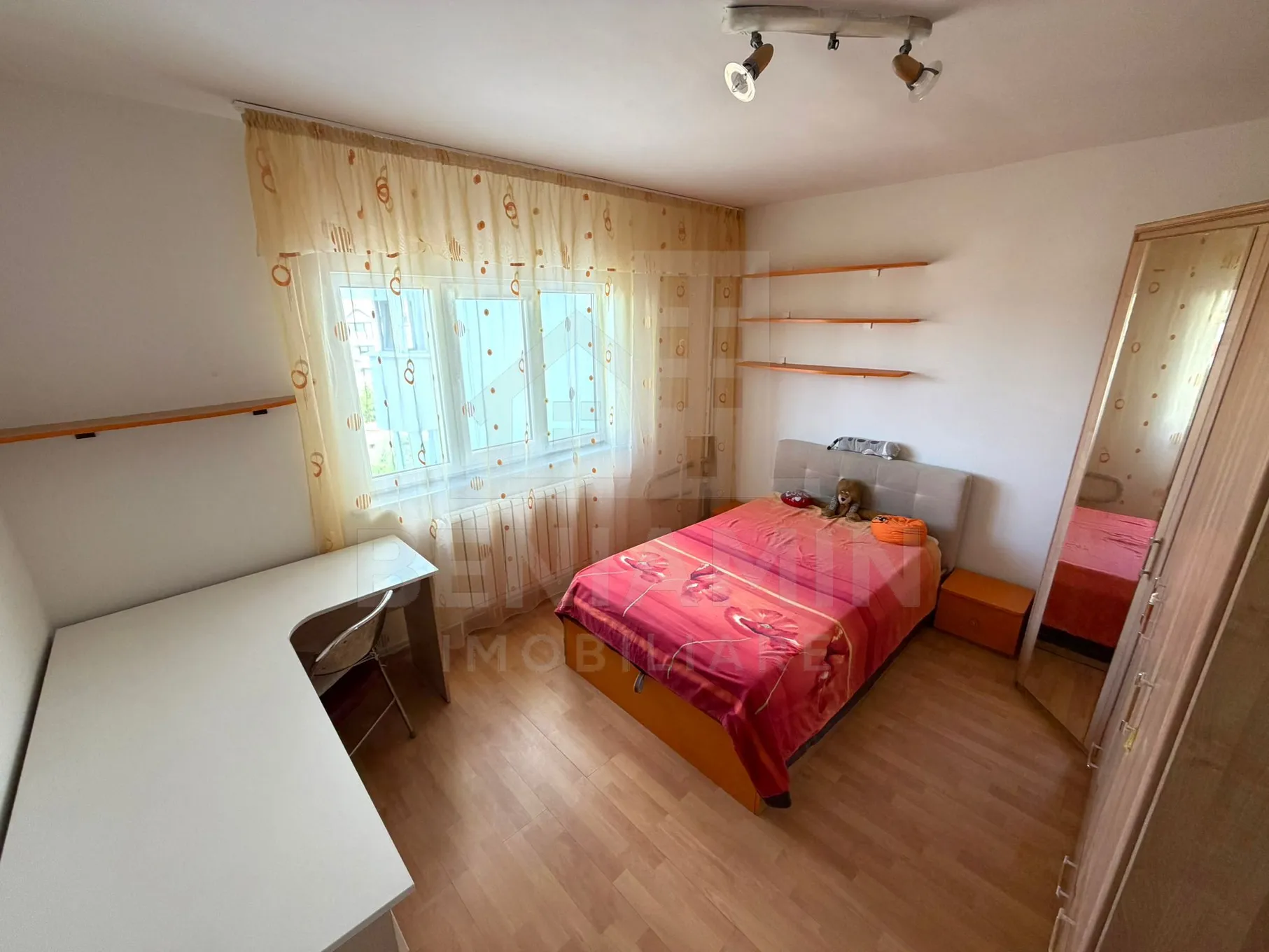 Apartament de 3 camere decomandat 74mp etaj 5 -centrala - Brazda — fotografia 3
