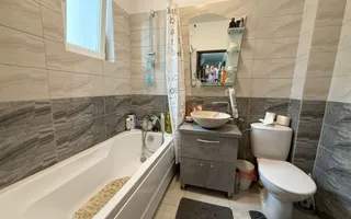 Vila insiruita mobilata si utilata / 4 camere/ 3 Bai / Curte proprie - Poză 14