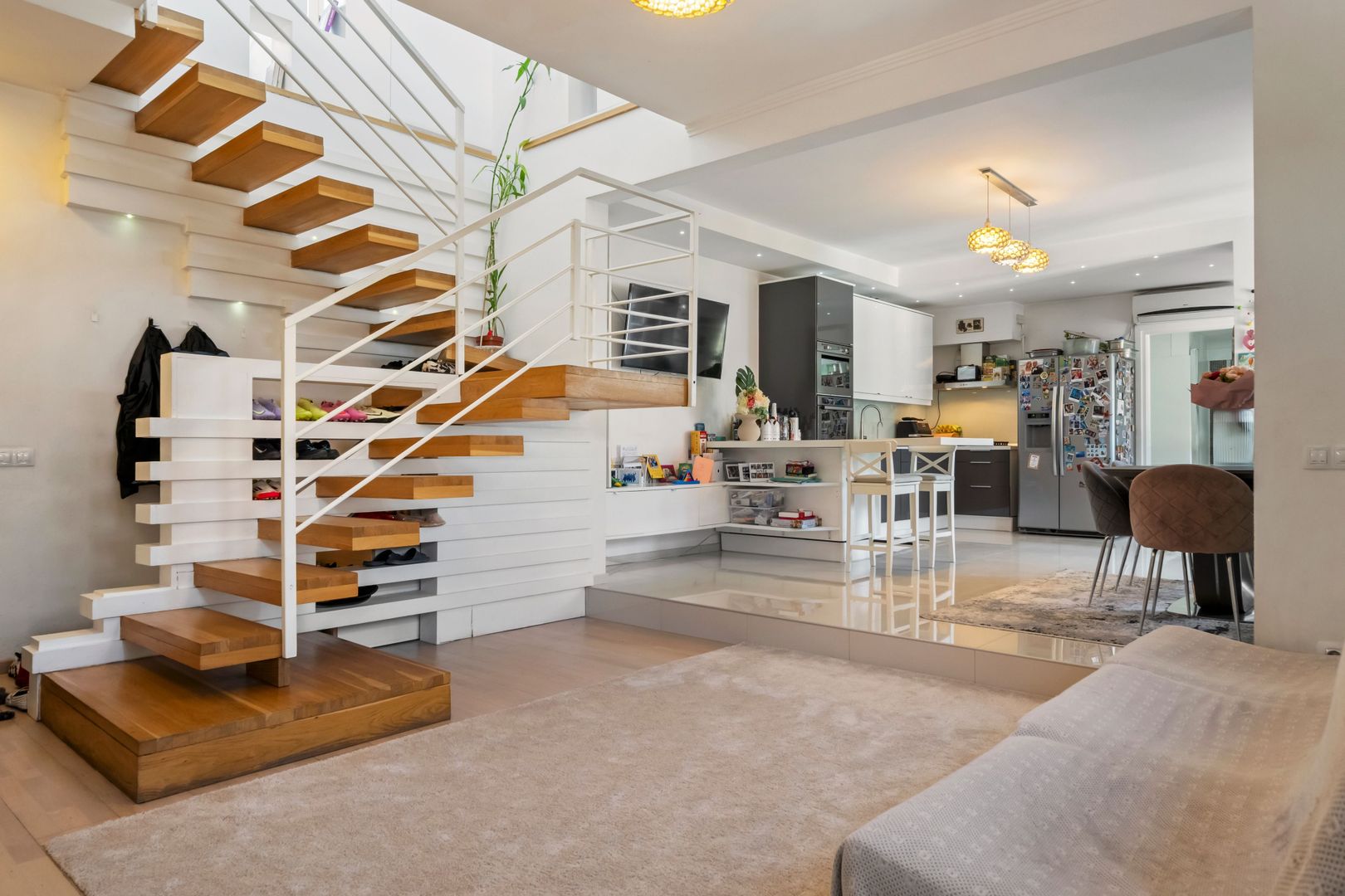 Eleganță și Spațiu în Inima Cartierului Domenii | Apartament cu 5 Camere în Vilă - Poză 5