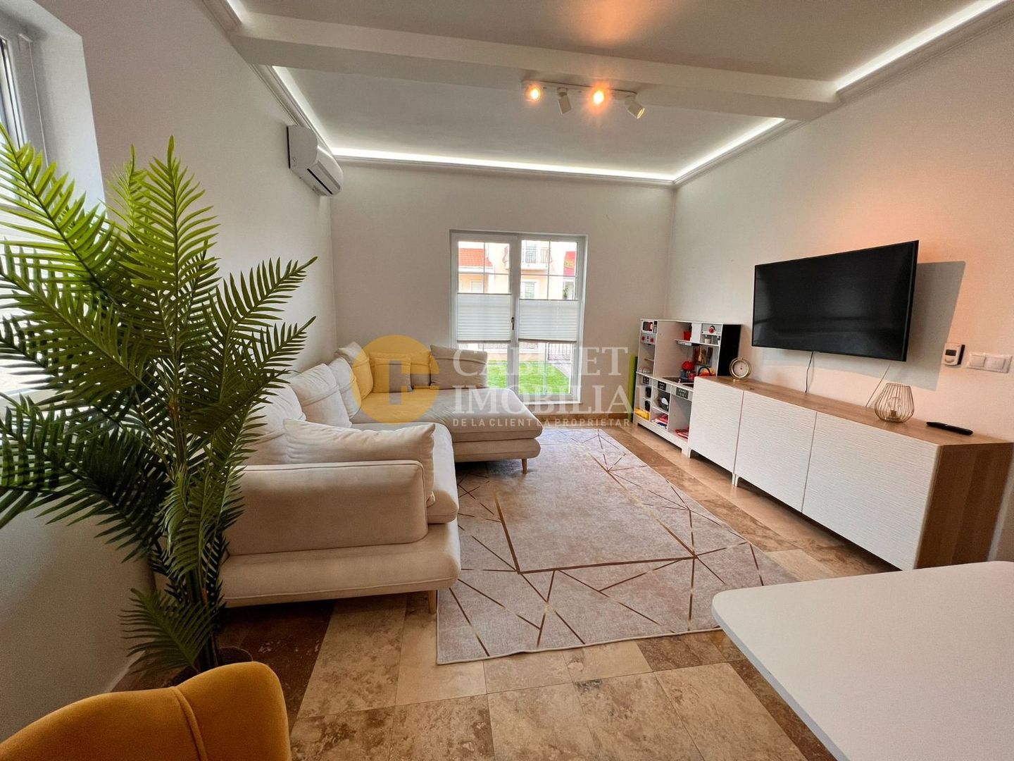 Casa PREMIUM 4 camere 2 bai - Garaj - MOBILATA complet - Poză 5