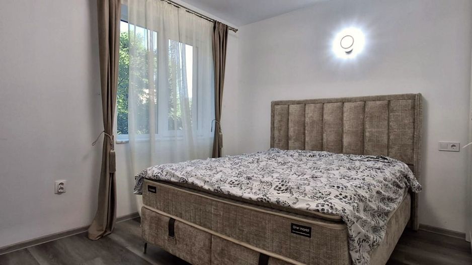 Apartament 2 camere , parter inalt , cu loc de parcare. - Poză 2