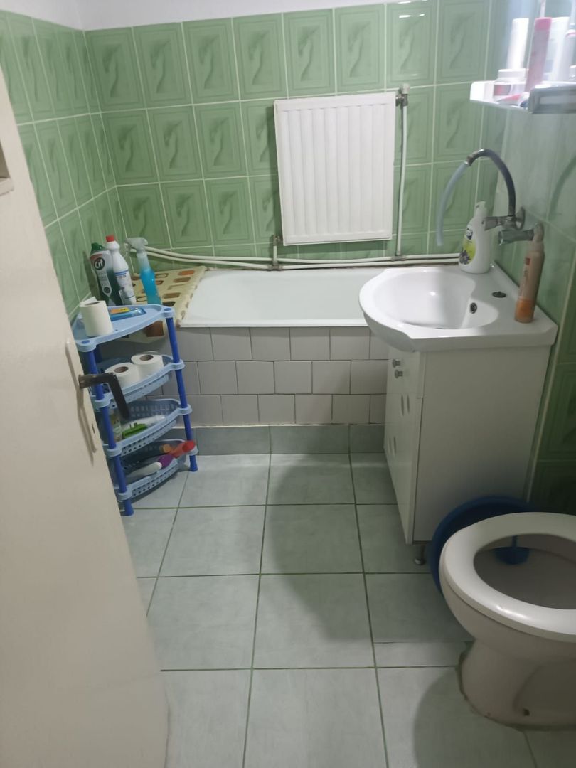 Apartament 4 camere, etaj 3, mobilat și utilat, zona DECEBAL; - Poză 4