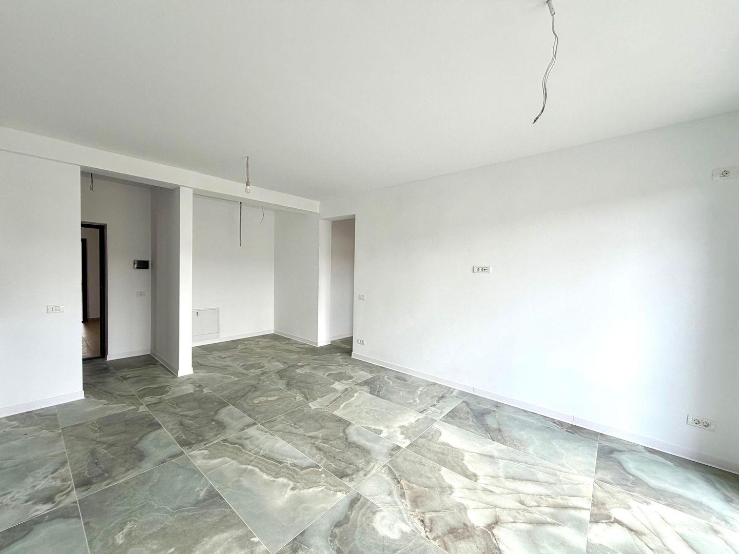 Apartament cu 2 camere - Zona Hotel IQ - Giroc - Poză 2