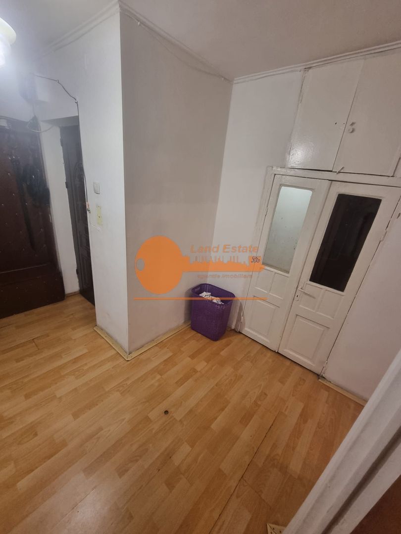 Apartament cu 3 camere in zona Crangasi - Poză 6