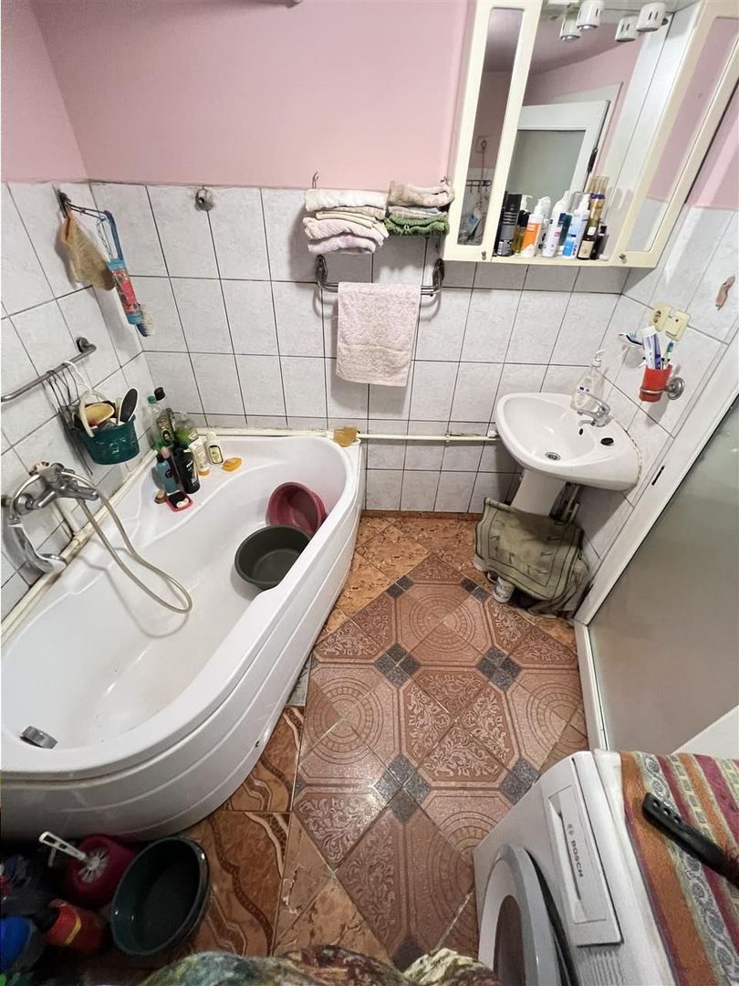 Casa pentru 2 familii zona Ghiroda CENTRALA teren 570mp - Poză 7