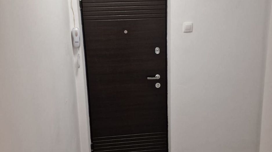 Vanzare Apartament 3 camere renovat & mobilat - Poză 2