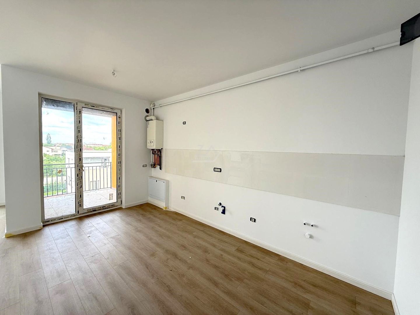 Balcon. Lift. Loc de parcare. - Poză 3