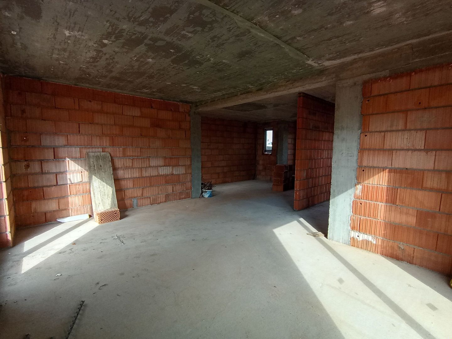 Sanandrei Duplex cu Perete Dublu, Proiect Modern - Poză 7