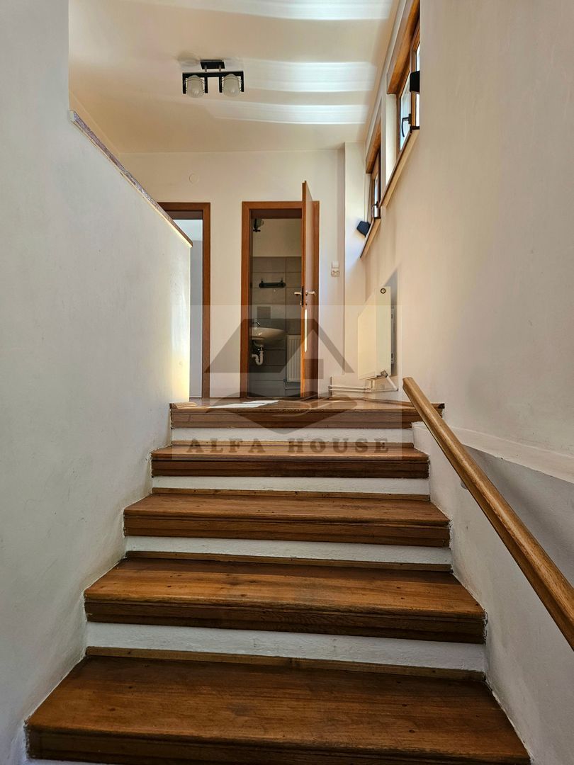 Casa deosebita cu 6 camere in  Centrul Brasovului - 210 mp - Poză 10