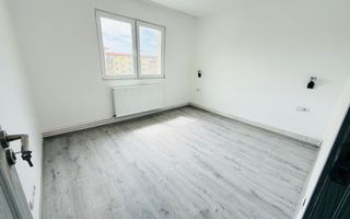 Dambovita | 2 camere | Renovat | Bloc izolat - Poză 8