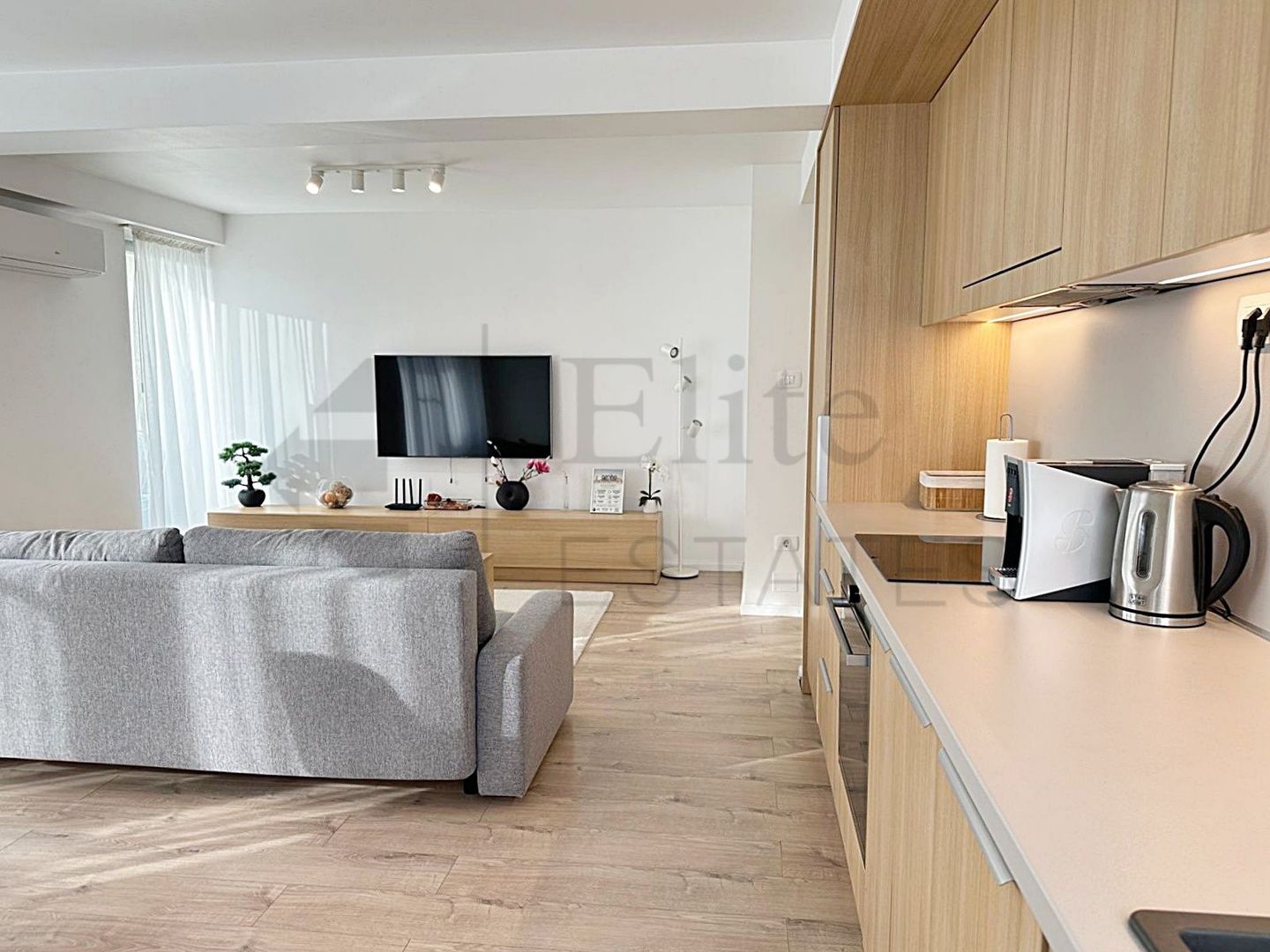 Penthouse de inchiriat ultracentral in Oradea - Poză 13