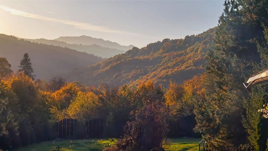 Teren intravilan, platou, vedere superba, ideal constructie casa de vacanta - Poză 2