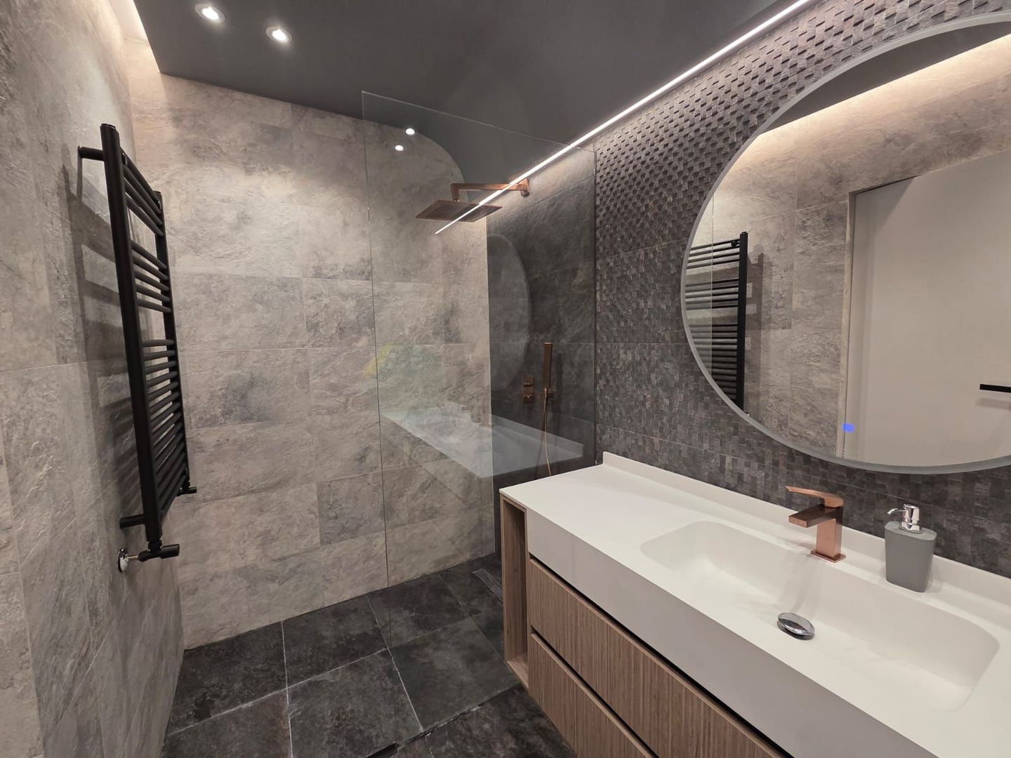 Apartament spectaculos cu grădină privată de 152 mp – disponibil spre închiriere - Poză 27