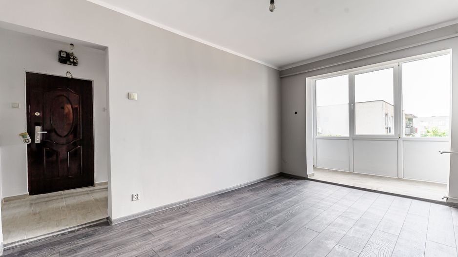 REZERVAT Pret redus Apartament cu 2 camere, renovat, in Vlaicu - Poză 1