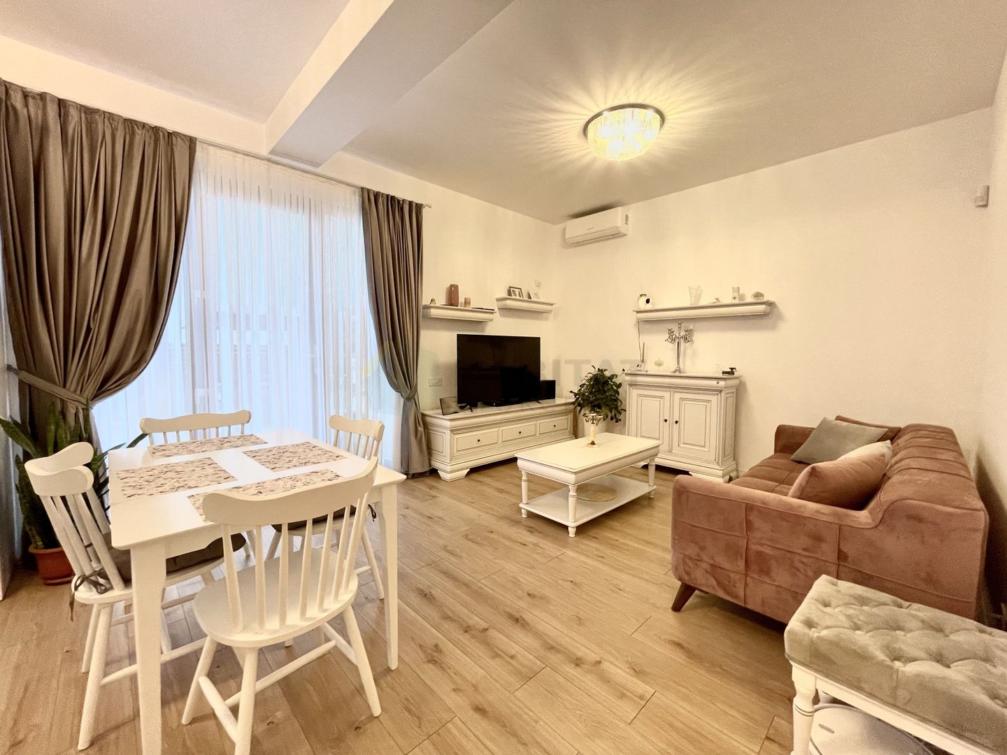 Casa 4 camere Tunari-Lacul Pasarea mobilata si utilata - Poză 2
