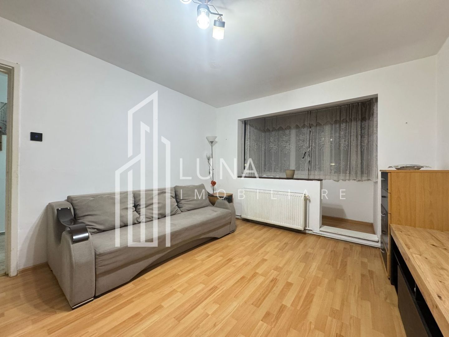 Inchiriez apartament 2 camere - Poză 1