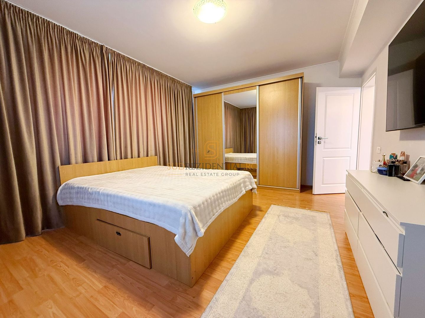 Vila mobilata si utilata, 6 camere, 3 bai, Teren 462 mp - Poză 29