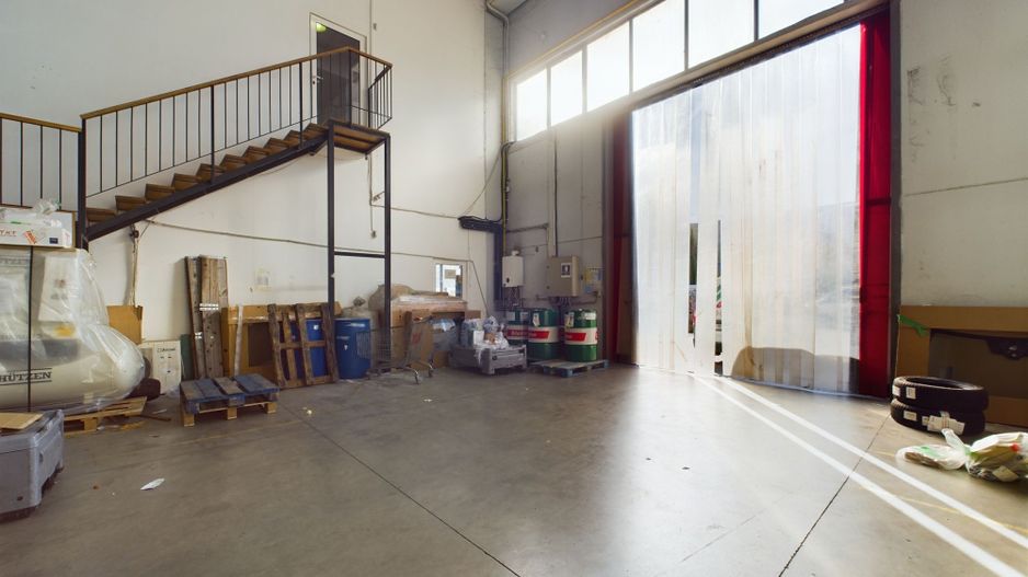 Spațiu industrial cu birouri - Zona Șagului - Poză 8