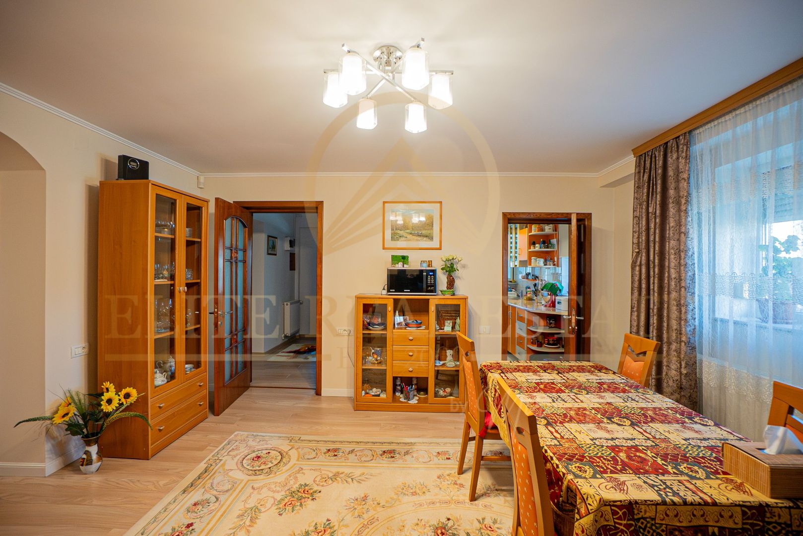 Casa P+1+M - 5 camere - Garaj - Panouri Fotovoltaice - Bratianu - Poză 11