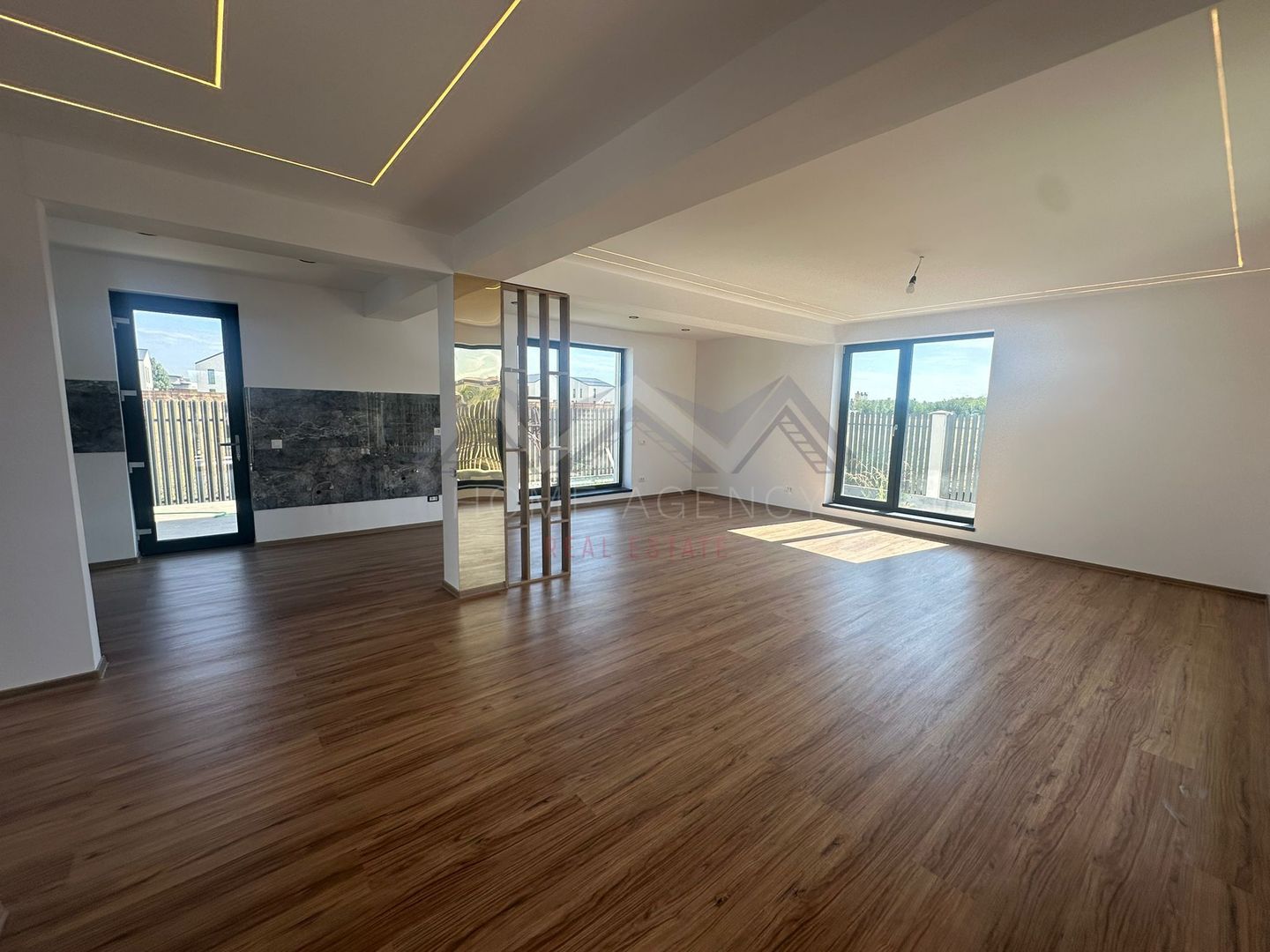 Casă P+1 modernă, finisaje premium, teren 375 mp | Tunari - Poză 1