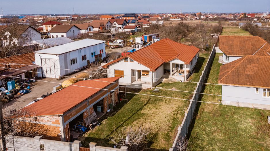 Casă la sol cu teren de 3.451mp în Gai - Poză 10