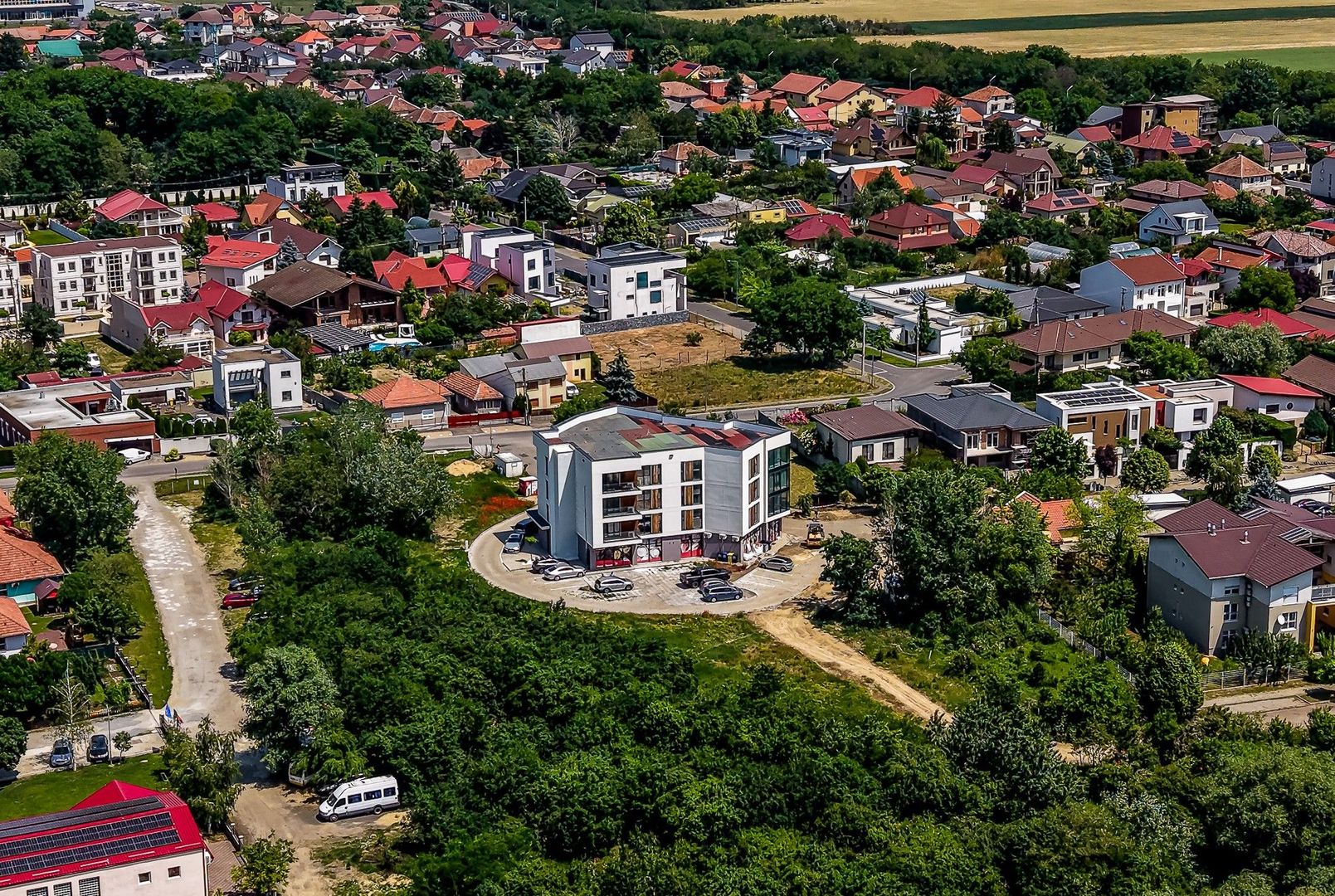 65 mp utili, bloc nou, lift și parcare inclusă. În Subcetate. - Poză 3
