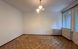 Apartament in vila cu 5 camere si curte proprie | Domenii - Casin - Poză 4