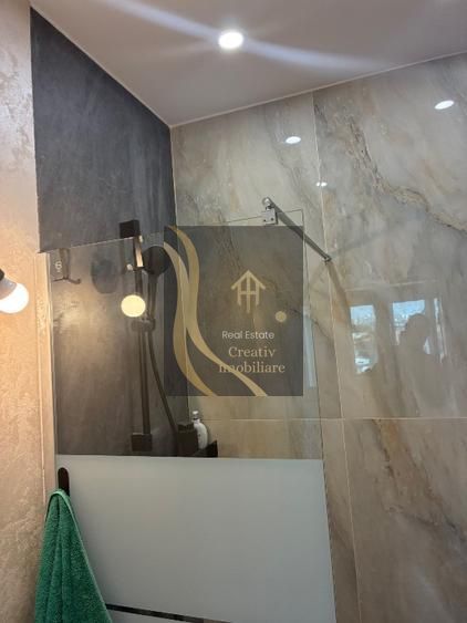 Vând apartament deosebit, zonă ultracentrală, renovat deosebit - Poză 2