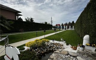 Vila lux cu piscina Sanmartin - Poză 2