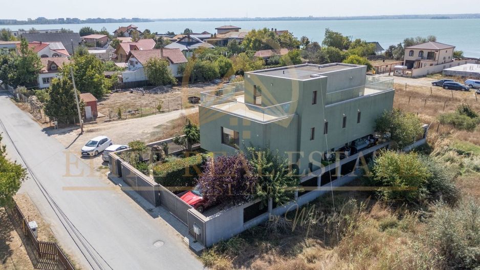 Mamaia Sat - Vila moderna, dotari premium, curte mare, vedere la lac! - Poză 63