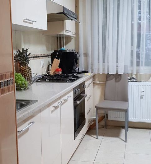 Vand apartament 4 camere - Poză 1