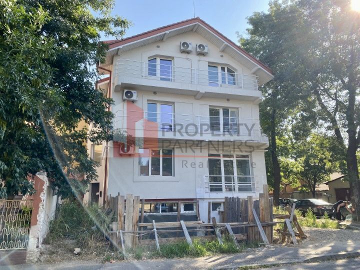 Casa, vila apartamentata - Poză 1