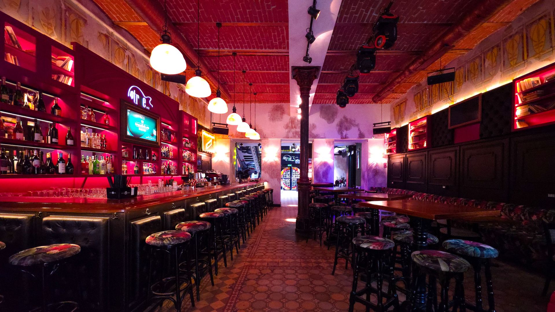 Business de vânzare – Club / Pub premium în Centrul Vechi, Str. Covaci - Poză 1