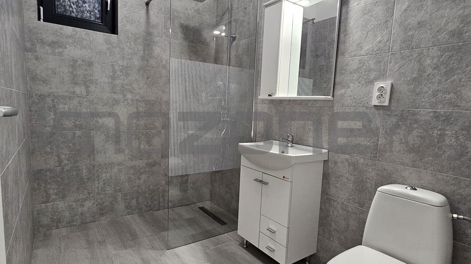 Garsoniera, 42 mp, decomandata, bucatarie 11 mp, mobilata/utilata - Poză 7