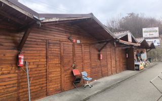 Spațiu Comercial de 17 mp – Locație la Castelul Corvinilor - Poză 1